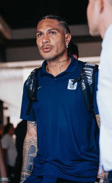 Paolo Guerrero, envuelto en luces y sombras